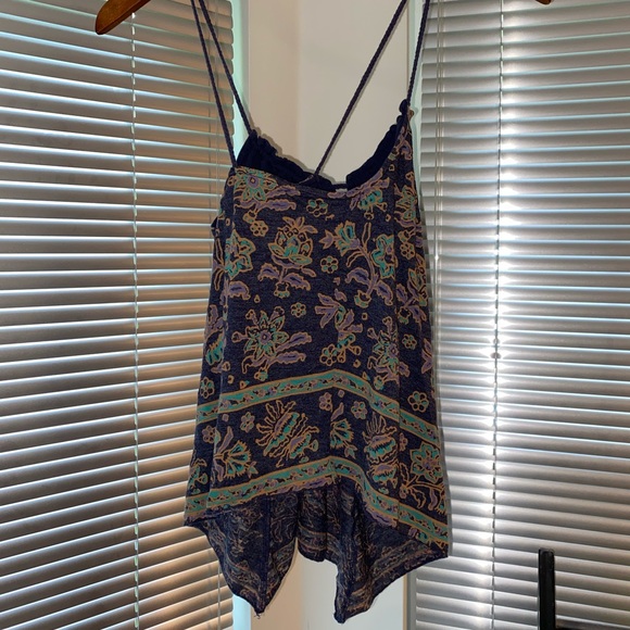 Cross Strapped Paisley Tank Top - Picture 3 of 4